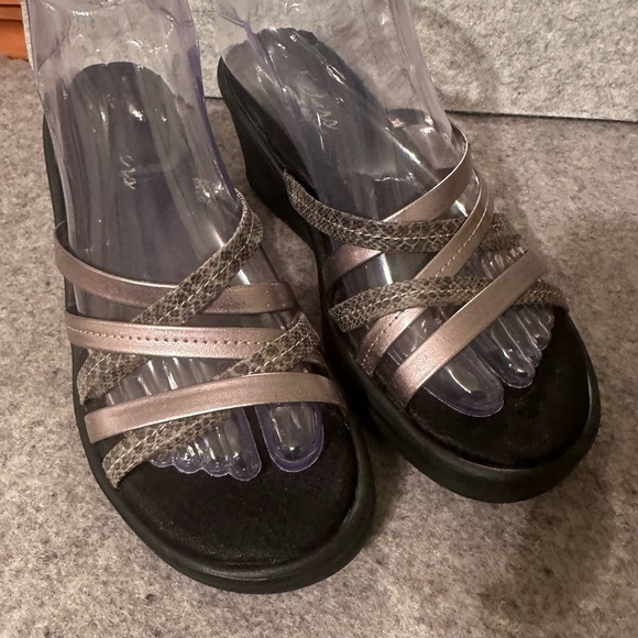 Skechers Women's Strappy Sandals - Black and Brown - Picture 2 of 9